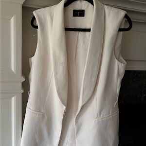 Tahari Cream Sleeveless Jacket